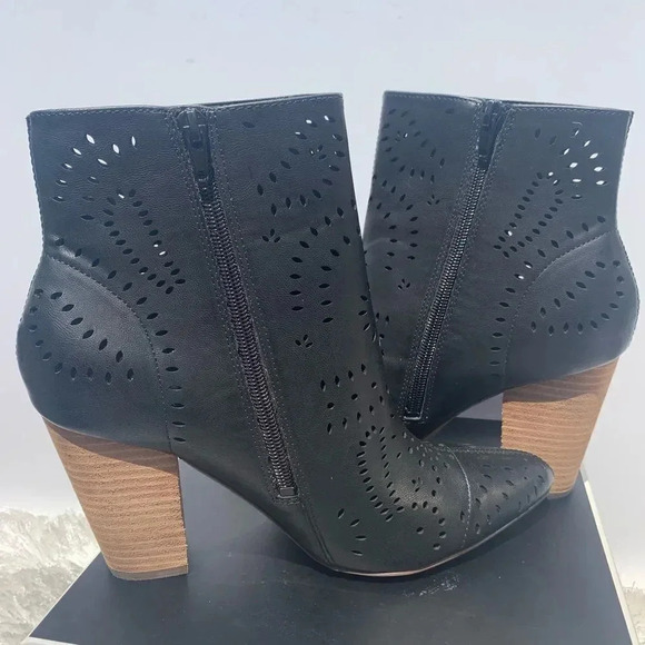 Carlos Santana Black Bootie - Picture 4 of 6